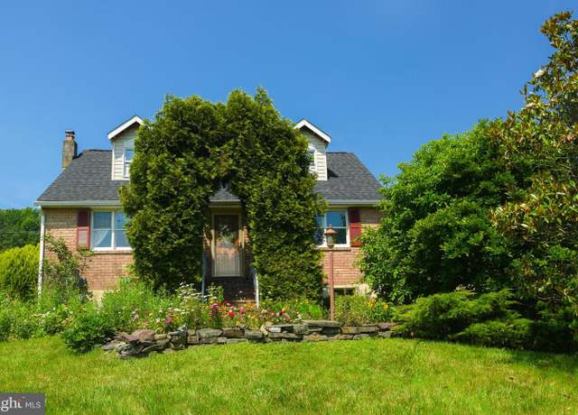 Property at 1365 N State St, Pottstown, PA 19464, 4 beds, 2 baths