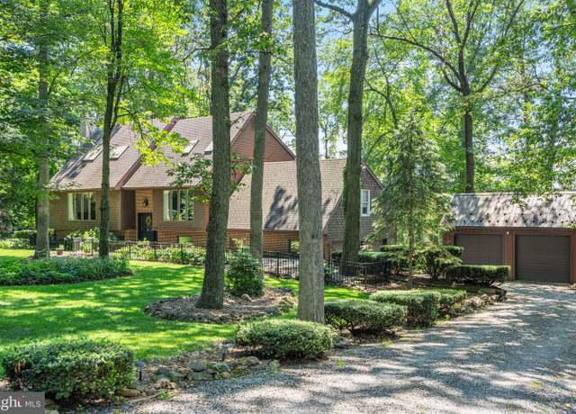 Property at 5762 Shady Ln, Bath, PA 18014, 4 beds, 3 baths