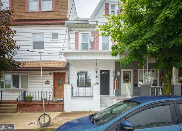 Property at 125 S Market St, Mount Carmel, PA 17851, 3 beds, 1.5 baths