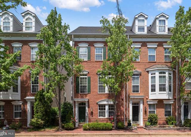 Property at 257 Medlock Ln, Alexandria, VA 22304, 4 beds, 3.5 baths