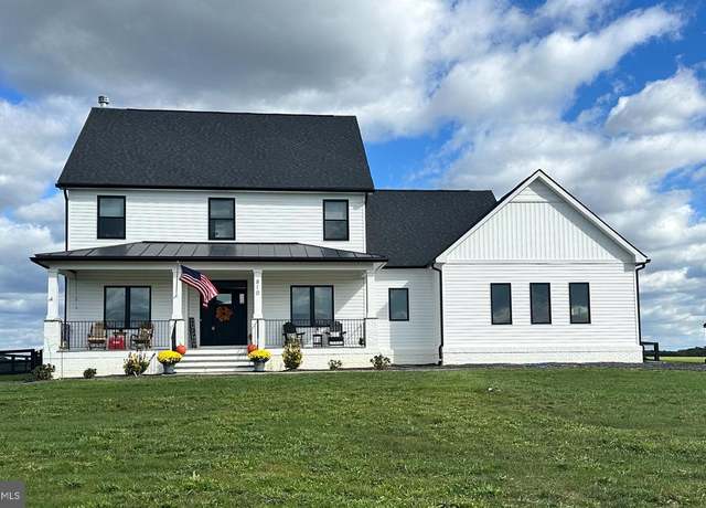 Property at 810 Huttle Rd, Middletown, VA 22645, 4 beds, 3.5 baths