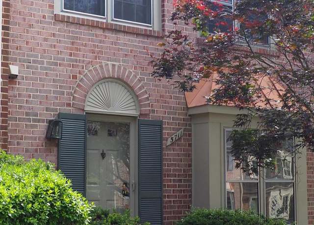 Property at 5711 Crownleigh Ct, Burke, VA 22015, 3 beds, 3 baths