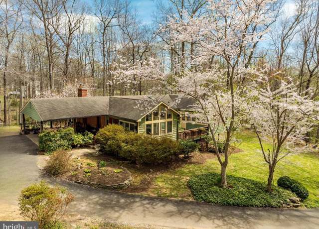 Property at 12828 Great Oak Ln, Clifton, VA 20124, 3 beds, 3 baths