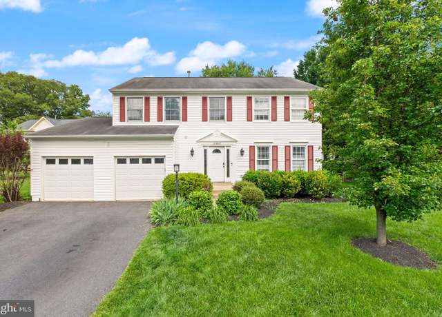 Property at 10897 Pennycress St, Manassas, VA 20110, 4 beds, 3.5 baths