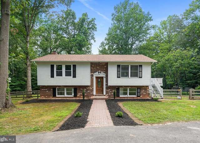 Property at 9 Colyer Rd, Fredericksburg, VA 22406, 3 beds, 1.5 baths