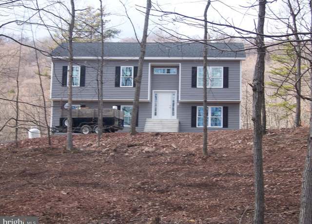 Property at 207 Glastonbury Ln, Hedgesville, WV 25427, 3 beds, 3 baths