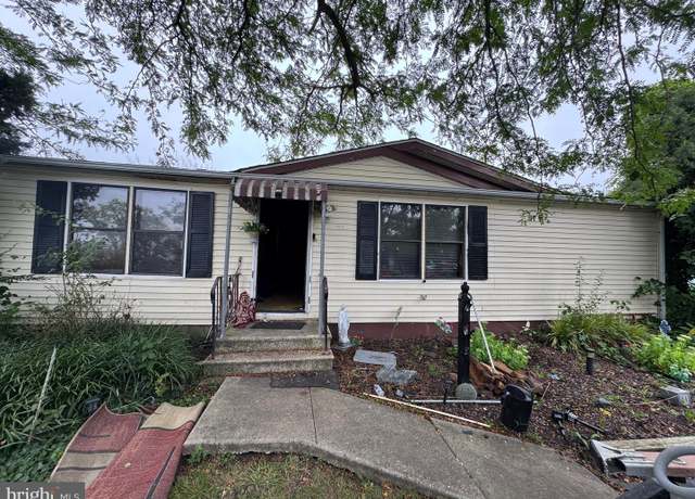 Property at 109 Persimmon Cir E, Dover, DE 19901, 3 beds, 2 baths