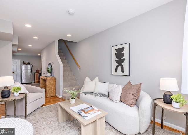 Property at 305 S Castle St S, Baltimore, MD 21231, 2 beds, 2 baths