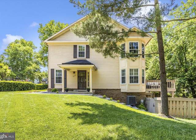 Property at 8760 Ravenglass Way, Gaithersburg, MD 20886, 3 beds, 3.5 baths