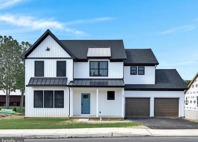 Property at 26 American Ave, Carlisle, PA 17013, 4 beds, 2.5 baths
