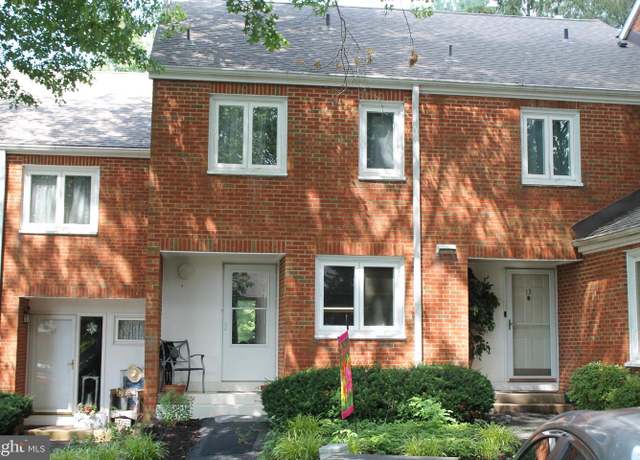 Property at 12 Dogwood Ln, Mountville, PA 17554, 2 beds, 2.5 baths