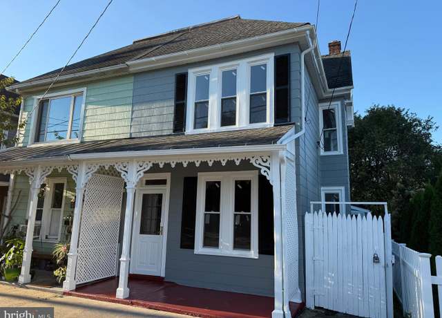 Property at 527 W Market St, Marietta, PA 17547, 4 beds, 2 baths