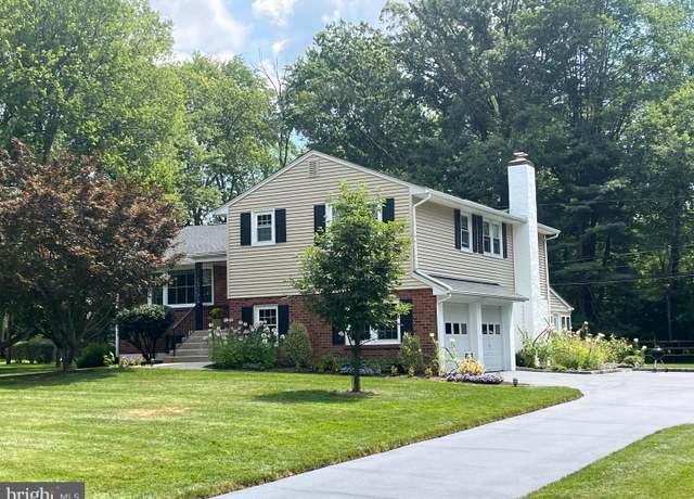 Property at 884 Parkwood Rd, Blue Bell, PA 19422, 3 beds, 2.5 baths