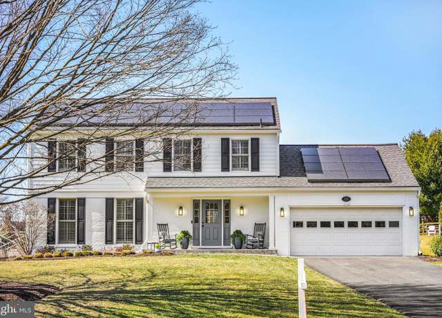 Property at 10734 Wynkoop Dr, Great Falls, VA 22066, 4 beds, 2.5 baths