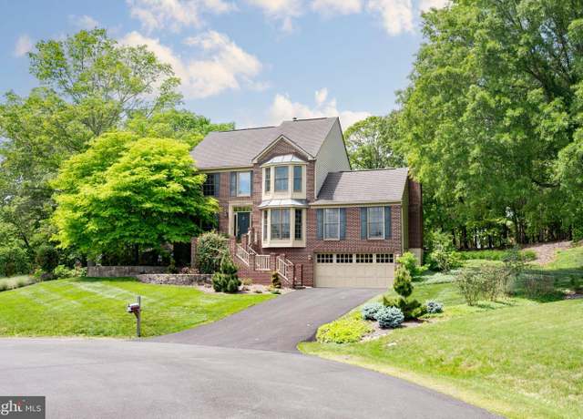 Property at 15069 Brown Post Ln, Centreville, VA 20121, 4 beds, 3.5 baths