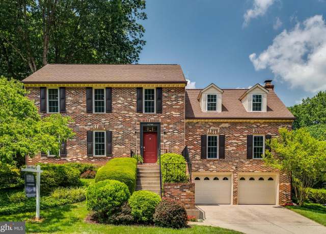 Property at 5718 Wooden Hawk Ln, Burke, VA 22015, 4 beds, 3.5 baths