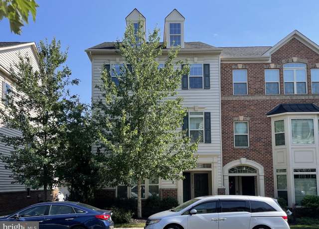 Property at 42127 Piebald Sq, Aldie, VA 20105, 2 beds, 2 baths
