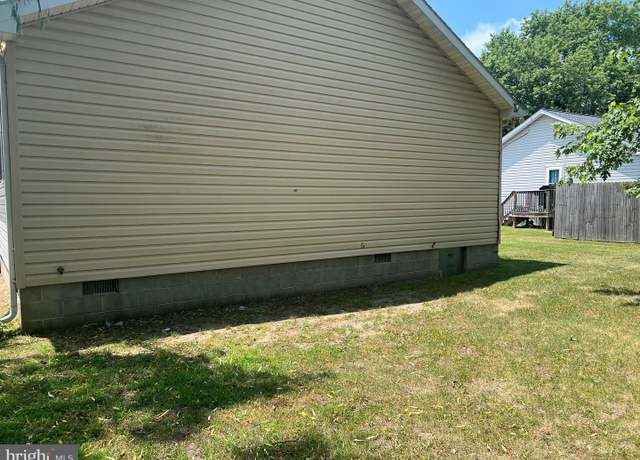 Property at 101 Commerce St, Hurlock, MD 21643, 3 beds, 2 baths