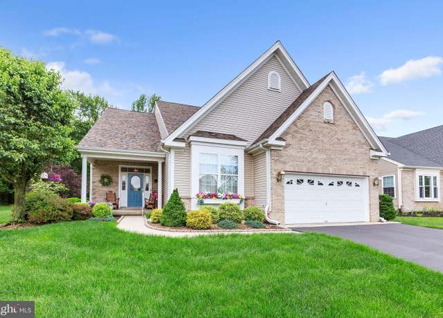 Property at 10 Daisy Ct, Marlton, NJ 08053, 2 beds, 2 baths
