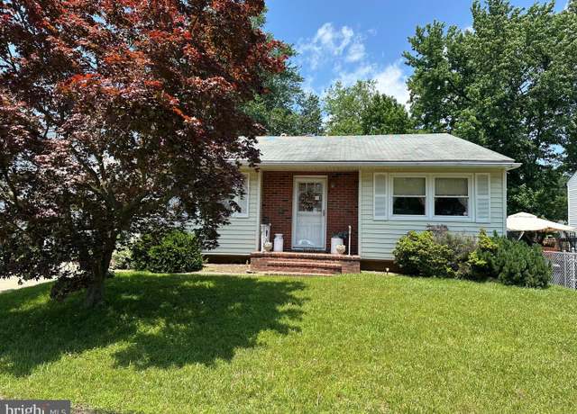 Property at 29 E Maple Ave, Bellmawr, NJ 08031, 3 beds, 1.5 baths