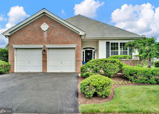 Property at 32 Brewster Ct, Pennington, NJ 08534, 3 beds, 2 baths