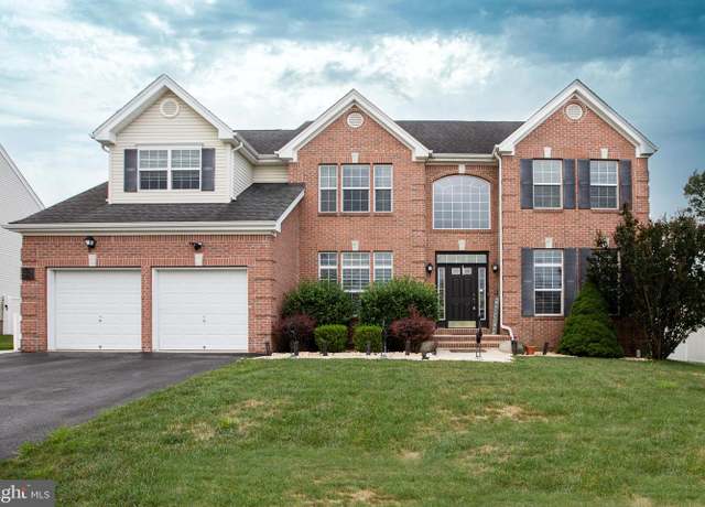 Property at 40 David Dr, Barnegat, NJ 08005, 6 beds, 4.5 baths