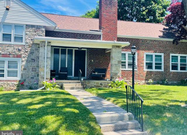 Property at 2719 Park St, Reading, PA 19606, 5 beds, 2.5 baths