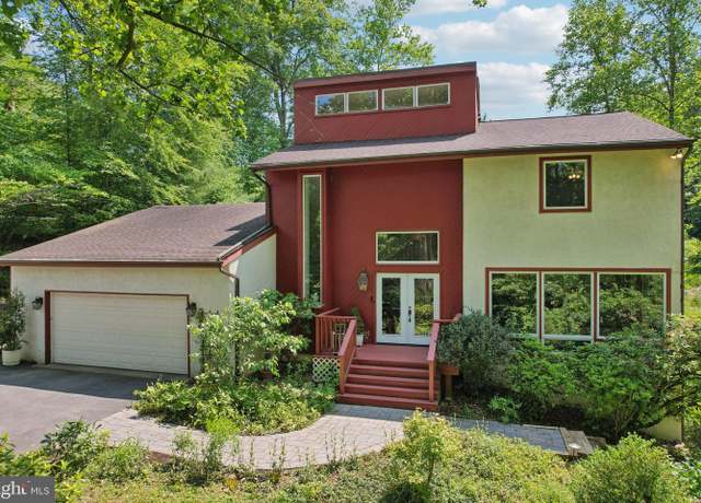 Property at 660 Earles Ln, Newtown Square, PA 19073, 4 beds, 3.5 baths