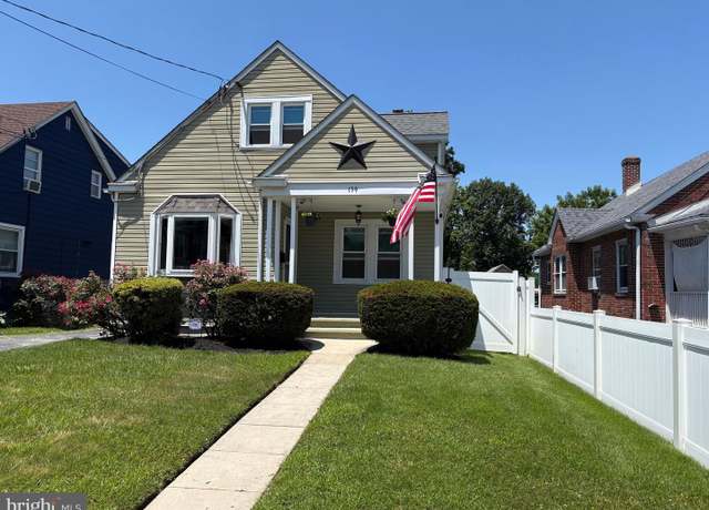 Property at 139 Ridgeway Ave, Norwood, PA 19074, 4 beds, 2 baths