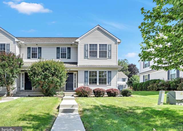 Property at 28 Bradford Dr, Leola, PA 17540, 3 beds, 2.5 baths