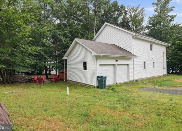Property at 8056 Red Squirrel Dr, Tobyhanna, PA 18466, 4 beds, 3 baths