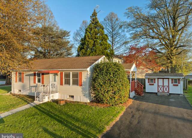 Property at 30 Allegheny Ave, Hanover, PA 17331, 3 beds, 1 bath