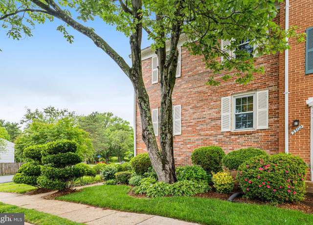 Property at 5500 Kendrick Ln, Burke, VA 22015, 3 beds, 3.5 baths