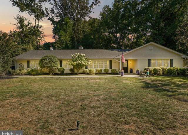 Property at 11607 Helmont Dr, Oakton, VA 22124, 4 beds, 2.5 baths