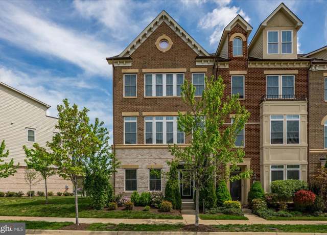 Property at 20784 Duxbury Ter, Ashburn, VA 20147, 5 beds, 4.5 baths