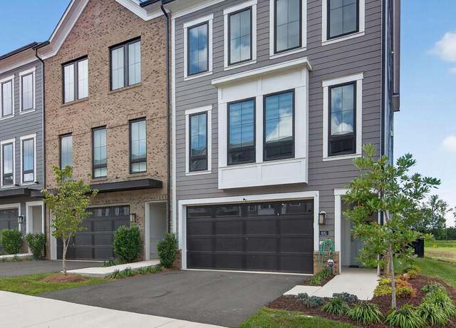 Property at 631 Angelfish Way, Woodbridge, VA 22191, 3 beds, 3.5 baths
