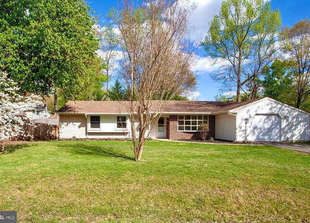 Property at 2 Short Cir, Fredericksburg, VA 22407, 3 beds, 2 baths