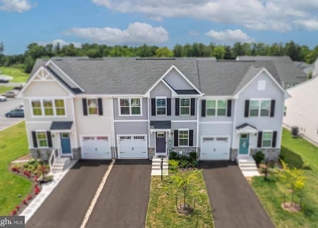 Property at 85 Bibury St, Martinsburg, WV 25405, 4 beds, 3.5 baths