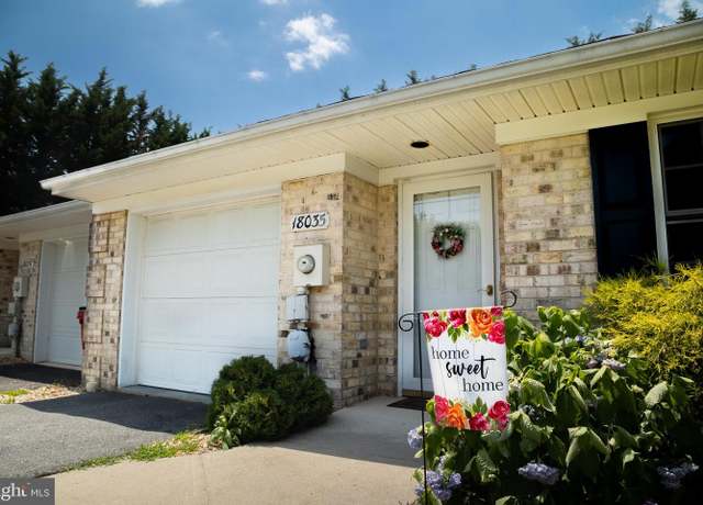 Property at 18035 Pin Oak Rd, Hagerstown, MD 21740, 2 beds, 2 baths