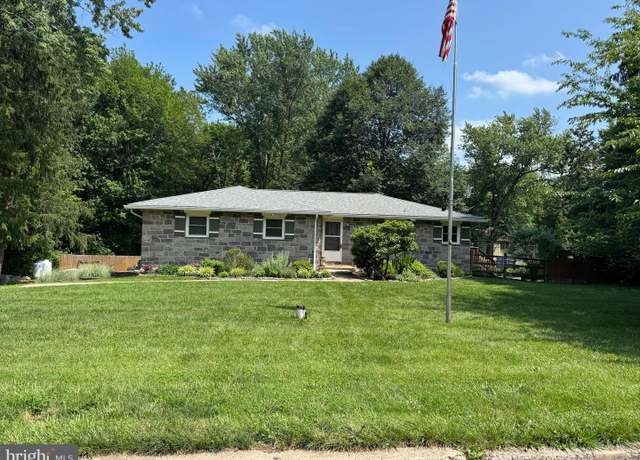 Property at 83 Rolling Hills Dr, Holland, PA 18966, 3 beds, 2.5 baths