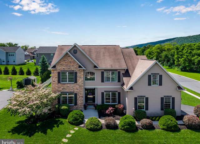 Property at 2340 Greenbriar Ln, Enola, PA 17025, 5 beds, 3.5 baths