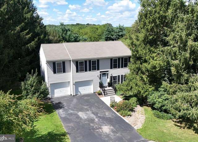 Property at 941 Newark Rd, Toughkenamon, PA 19374, 3 beds, 3 baths