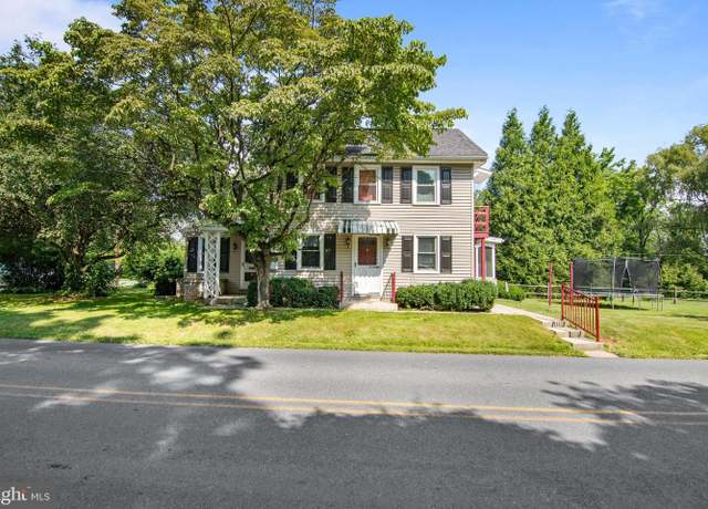 Property at 1581 Garman Dr, Chambersburg, PA 17202, 4 beds, 2 baths