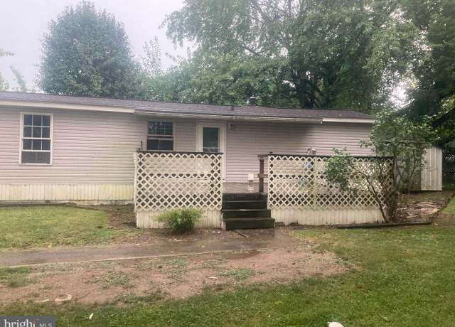 Property at 220 Foster St, Mexico, PA 17056, 2 beds, 1.5 baths