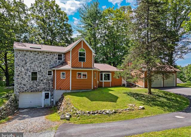 Property at 205 Edward Smith Blvd, East Stroudsburg, PA 18302, 5 beds, 2.5 baths