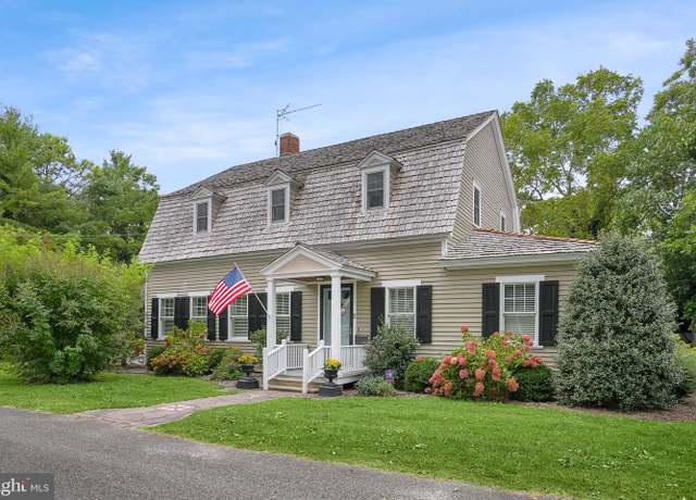 Property at 2 South St, Onancock, VA 23417, 4 beds, 3.5 baths