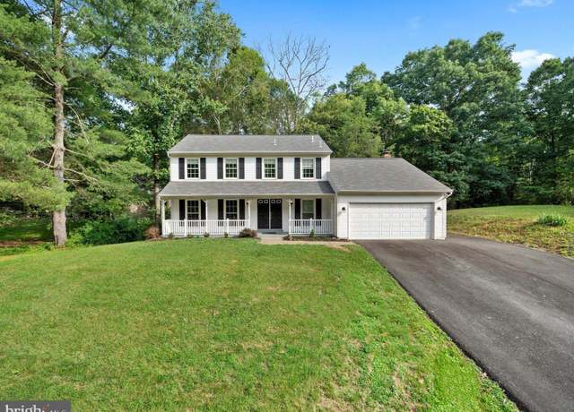 Property at 6112 Hillview Ct, Manassas, VA 20112, 5 beds, 3.5 baths