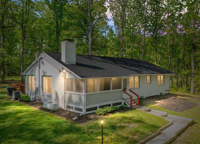 Property at 1905 Artillery Ridge Rd, Fredericksburg, VA 22408, 3 beds, 3 baths
