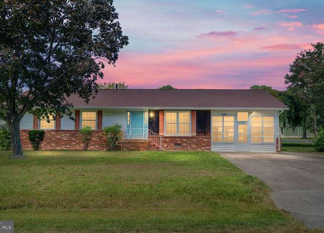 Property at 16 Alma Ln, Colonial Beach, VA 22443, 3 beds, 2 baths