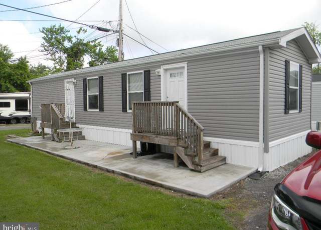 Property at 4 Kropf Ln, Sparrows Point, MD 21219, 2 beds, 1 bath